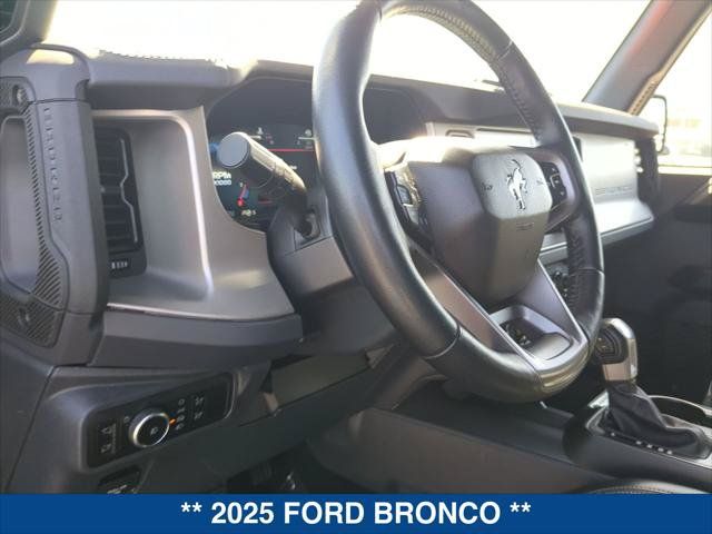 Used 2025 Ford Bronco Outer Banks AWD/4WD image 12