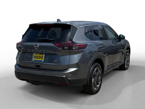 Used 2024 Nissan Rogue SV FWD image 5