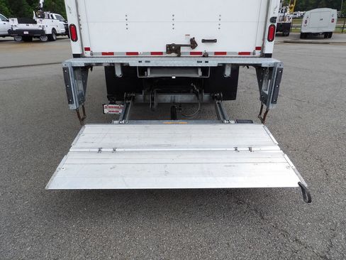 Used 2020 Isuzu NPR RWD image 35
