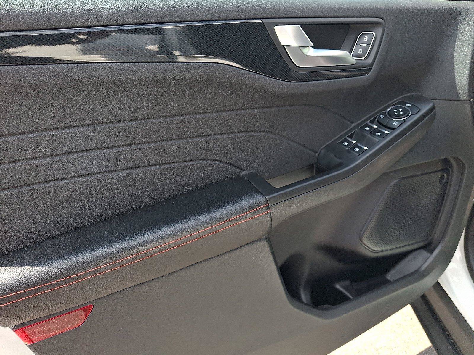 Used 2023 Ford Escape ST-Line AWD/4WD image 12