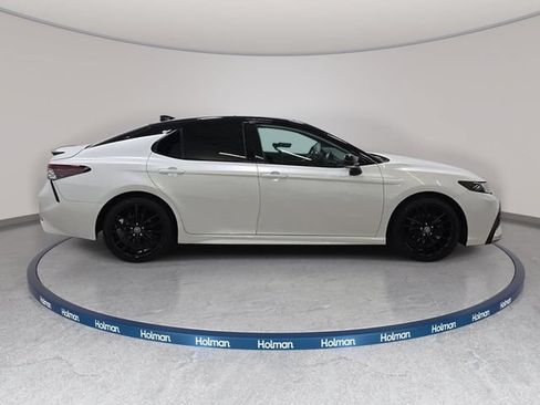 Used 2022 Toyota Camry XSE w/ Navigation Package FWD image 5