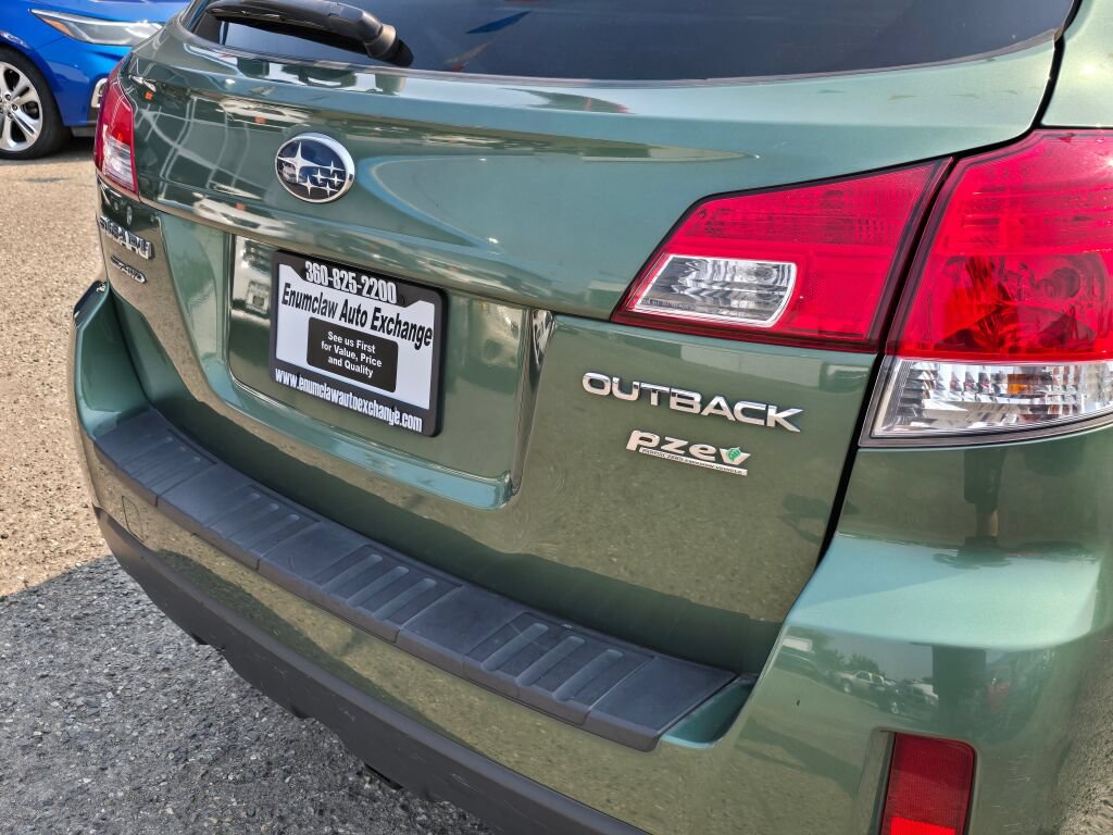 Used 2013 Subaru Outback 2.5i Premium w/ All-Weather Pkg AWD/4WD image 15