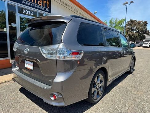 Used 2015 Toyota Sienna SE FWD image 7