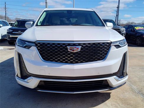 Used 2023 Cadillac XT6 Premium Luxury image 12