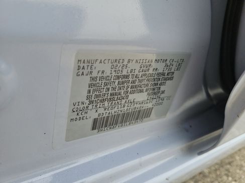 Certified 2025 Nissan Versa SR w/ Trunk Package FWD image 30