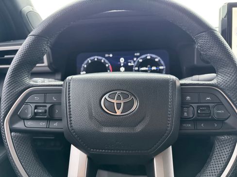 Used 2024 Toyota Tacoma Trailhunter Hybrid Double Cab image 17