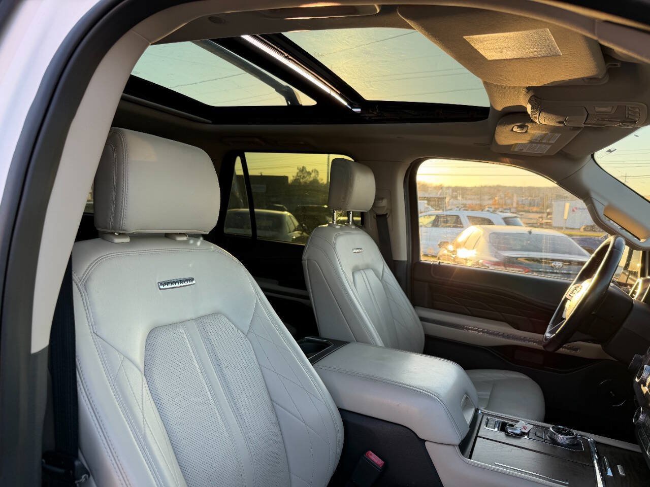 Used 2018 Ford Expedition Platinum RWD image 32
