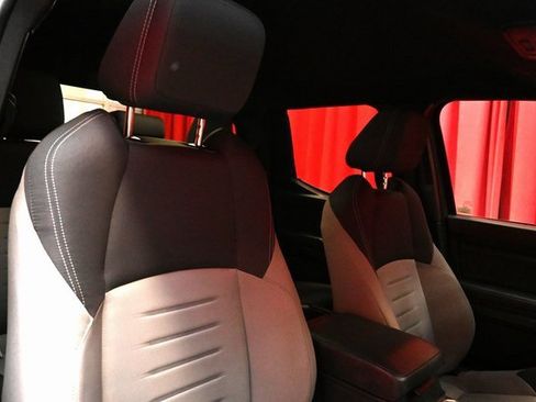 Used 2024 Toyota Tacoma TRD Off-Road image 19