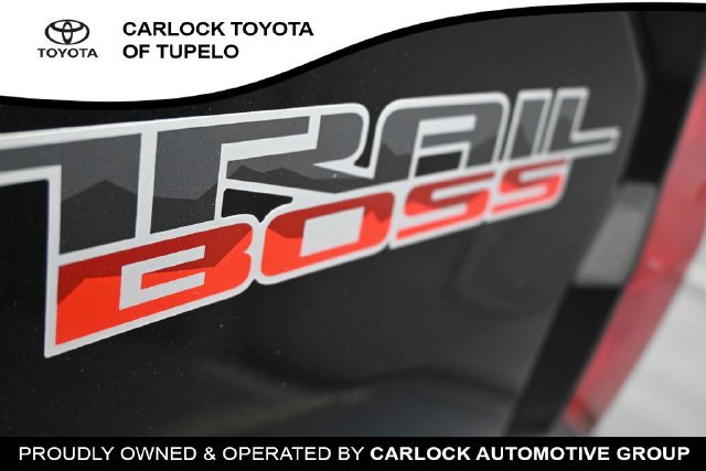 Used 2025 Chevrolet Colorado Trail Boss w/ Midnight Edition AWD/4WD image 15