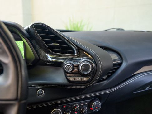 Used 2018 Ferrari 488 GTB image 74