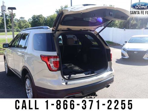 Used 2018 Ford Explorer XLT w/ Equipment Group 202A AWD/4WD image 12