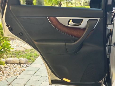 Used 2011 INFINITI FX50 AWD w/ Sport Pkg image 75