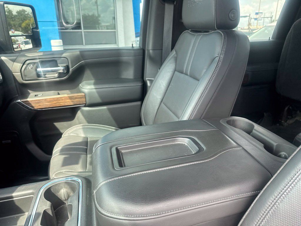 Used 2020 Chevrolet Silverado 2500 High Country w/ Technology Package AWD/4WD image 12