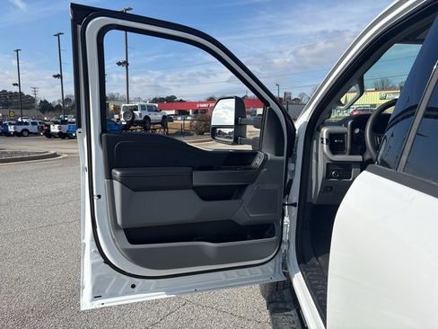 New 2026 Ford F250 XLT w/ XLT Premium Package image 11