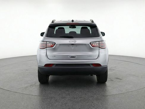 Used 2025 Jeep Compass Limited image 7