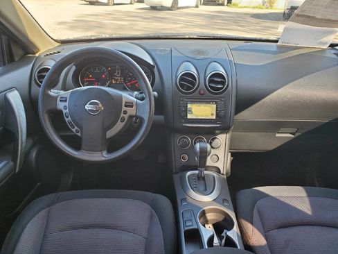 Used 2013 Nissan Rogue SV w/ Premium Pkg image 16