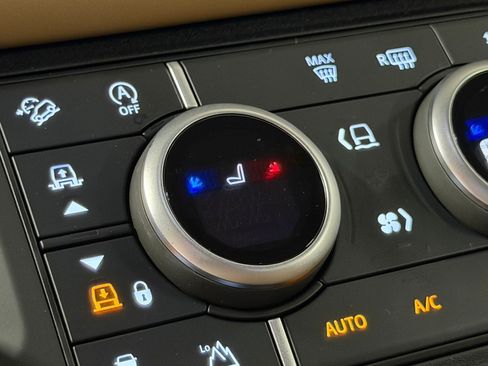 Used 2025 Land Rover Defender 110 S AWD/4WD image 22