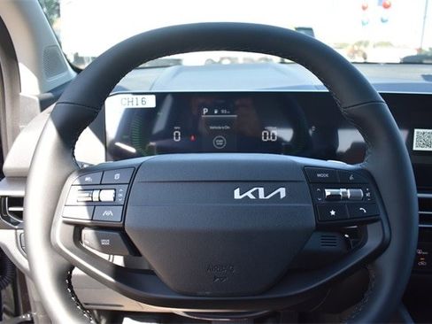 New 2026 Kia Sportage LX image 28