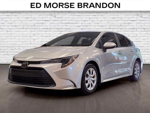 Used 2025 Toyota Corolla LE FWD image 1