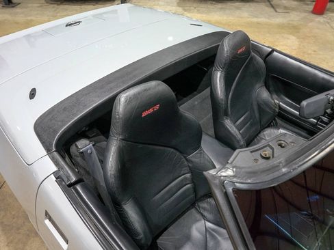 Used 1996 Chevrolet Corvette Convertible RWD image 18