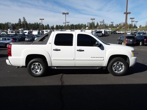 Used 2008 Chevrolet Avalanche LT w/ LT Preferred Equipment Group AWD/4WD image 6