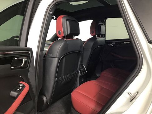 Certified 2026 Porsche Macan AWD/4WD image 26