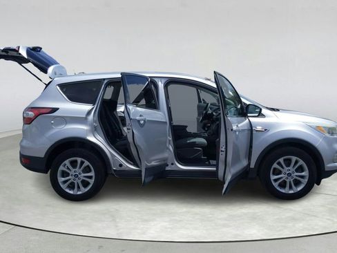 Used 2017 Ford Escape SE FWD image 14