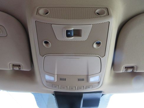 Used 2019 Ford F150 Lariat w/ Equipment Group 502A Luxury AWD/4WD image 18