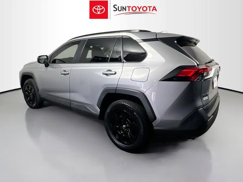 Used 2020 Toyota RAV4 LE image 6
