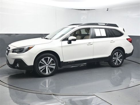 Used 2019 Subaru Outback 2.5i Limited w/ Popular Package #2 image 4