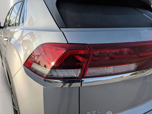 Used 2025 Volkswagen Atlas Cross Sport SEL Premium R-Line AWD/4WD image 9