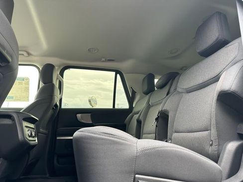 New 2025 Ford Expedition Active image 20