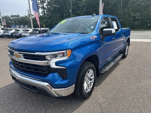 Used 2024 Chevrolet Silverado 1500 LT AWD/4WD image 12