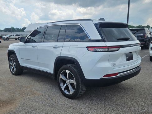 Used 2024 Jeep Grand Cherokee Limited w/ Trailer Tow Package AWD/4WD image 3