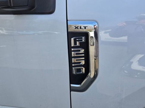Used 2021 Ford F250 XLT image 2