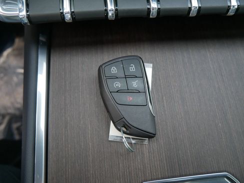 Used 2025 GMC Acadia Denali w/ Super Cruise Package image 27