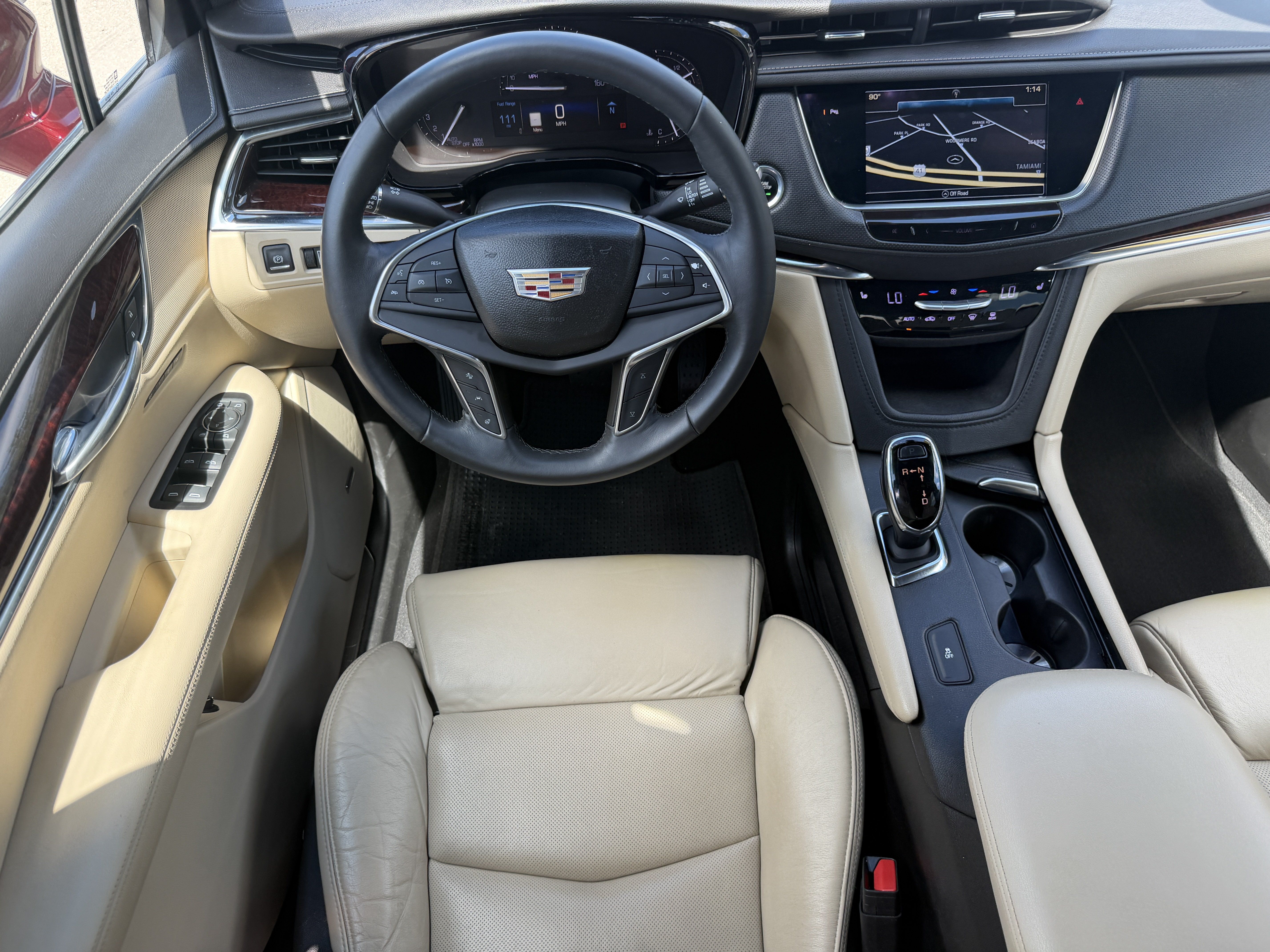 Used 2017 Cadillac XT5 Luxury w/ Driver Awareness Package FWD image 12