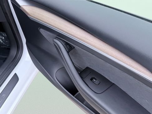 Used 2023 Tesla Model 3 Standard Range RWD image 42