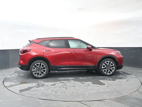 Used 2025 Chevrolet Blazer RS w/ Driver Confidence II Package image 6