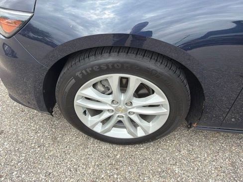 Used 2017 Chevrolet Malibu LT FWD image 10