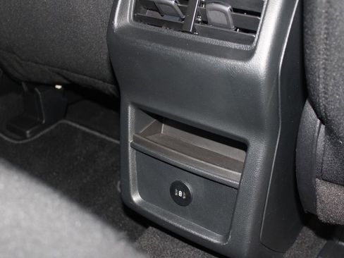 Used 2024 Ford Edge SE image 28