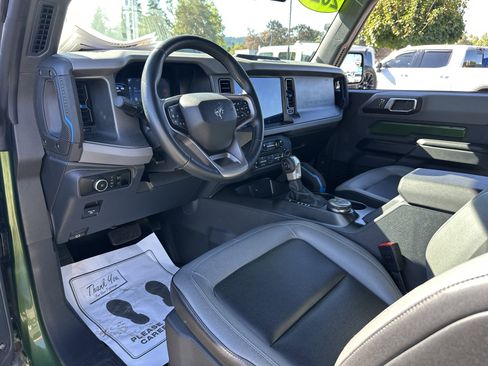 Used 2024 Ford Bronco Black Diamond image 9