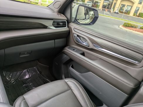 Used 2021 GMC Yukon Denali w/ Denali Ultimate Package RWD image 17