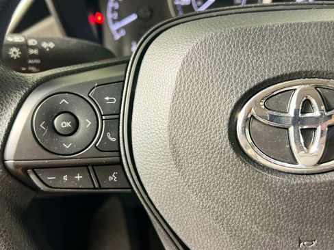 Used 2022 Toyota Corolla LE image 18