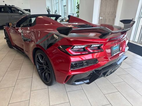 Used 2024 Chevrolet Corvette Z06 w/ Z07 Performance Package RWD image 4