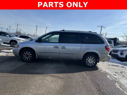 Used 2003 Chrysler Town & Country EX image 31
