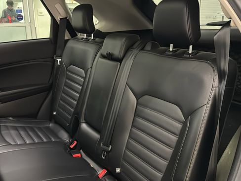 Used 2016 Ford Edge SEL w/ Equipment Group 201A image 27