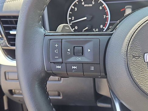 Used 2022 Nissan Rogue SL AWD/4WD image 25