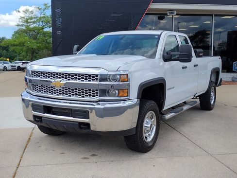 Used 2019 Chevrolet Silverado 2500 W/T AWD/4WD image 1