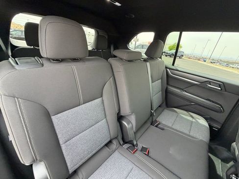 New 2026 GMC Acadia Elevation image 16